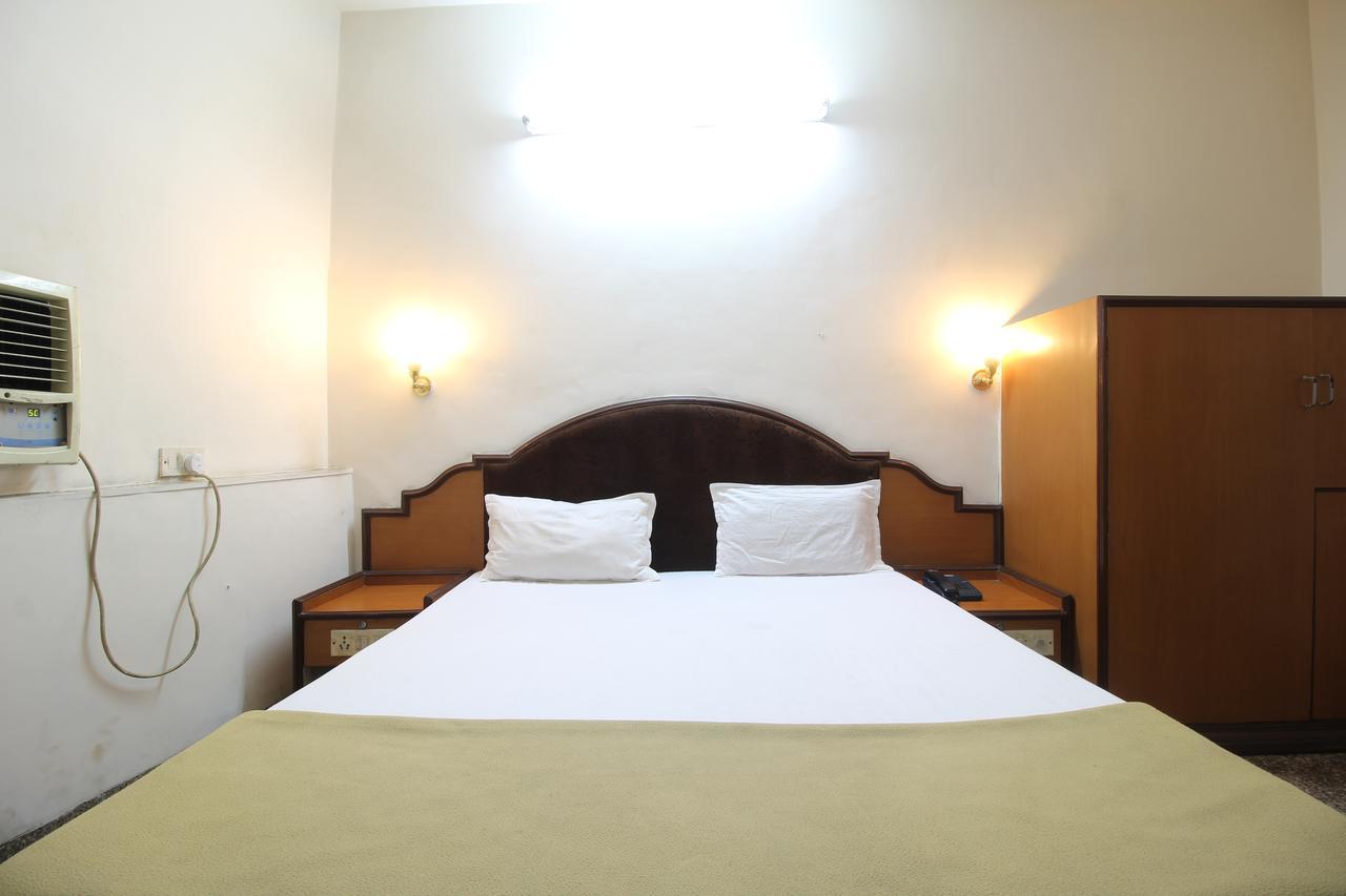 Soubhagya Inn Silvassa Esterno foto