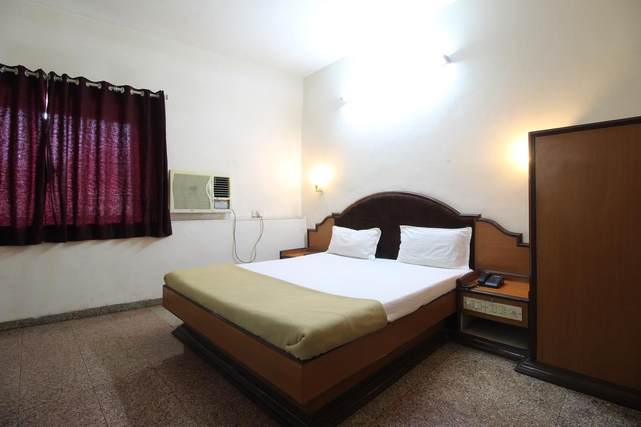 Soubhagya Inn Silvassa Esterno foto